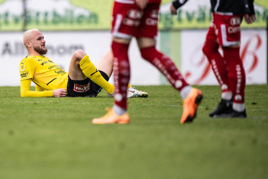 Mjällbys Adam Ståhl deppar