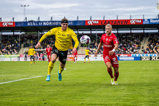 Mjällbys Jacob Bergström och Elfsborgs Simon Strand