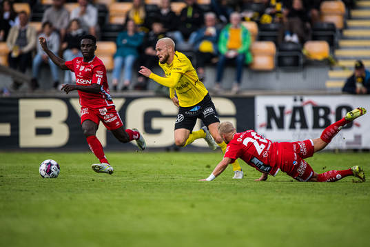 Mjällbys Adam Ståhl och Elfsborgs Simon Strand