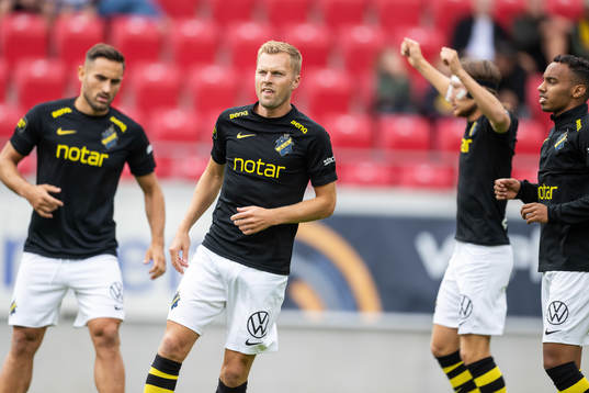 s Sebastian Larsson