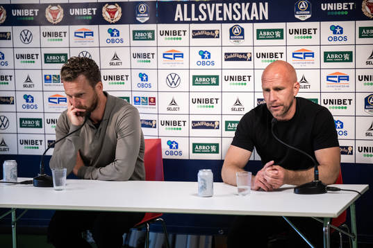 s tränare Bartosz Grzelak och Kalmars tränare Henrik