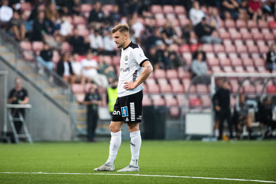Örebros Erik Björndahl deppar