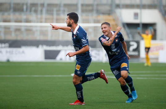 Örgrytes Anel Rashkaj jublar
