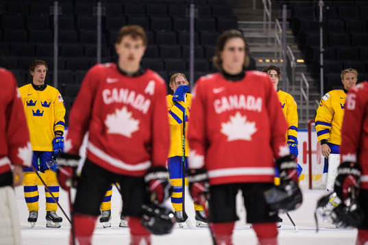 Leo Lööf, Emil Andrae, Liam Öhgren and goaltender Carl