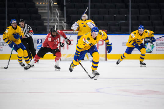 Oskar Olausson of Sweden