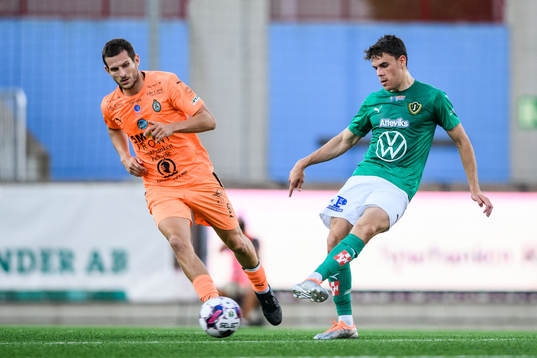 AFC Eskilstunas Ashley Coffey och Jönköpings Södras