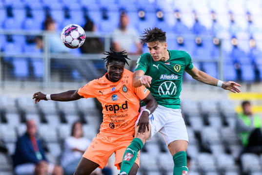 AFC Eskilstunas Emmanuel Agyeman Duah och Jönköpings