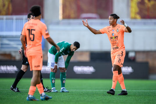 AFC Eskilstunas Mikael Marques de Pombal Vivar reagerar