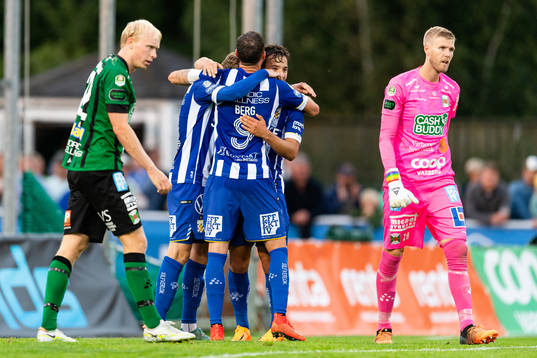 IFK Göteborgs spelare jublar