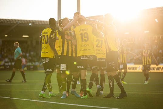 Häckens Oscar Uddenäs jublar