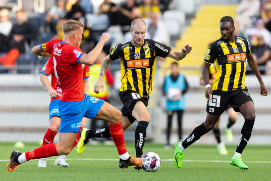 Häckens Simon Gustafson och Helsingborgs Casper Widell