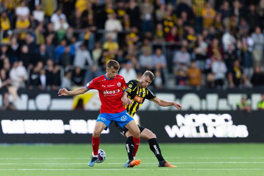 Helsingborgs Rasmus Wiedesheim-Paul och Häckens Johan
