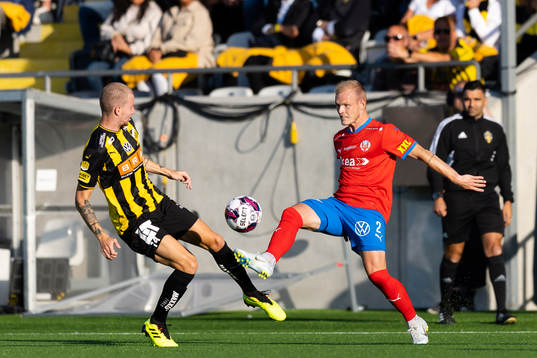 Häckens Simon Gustafson och Helsingborgs Philip Rejnhold