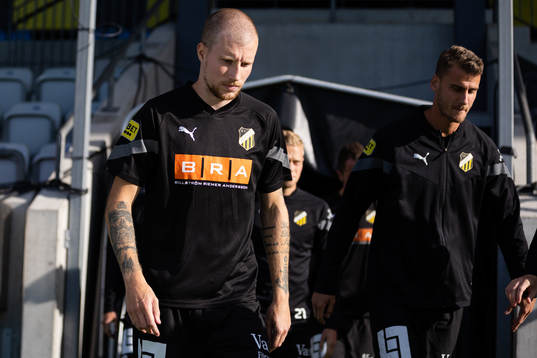 Häckens Simon Gustafson innan fotbollsmatchen i