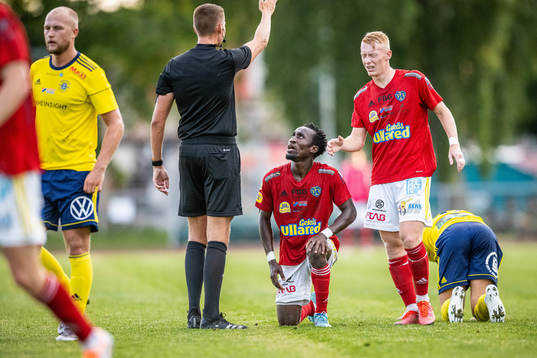 Falkenbergs Godwin Aguda deppar