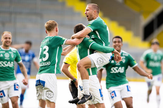 Brages Niklas Söderberg jublar med lagkamraterna