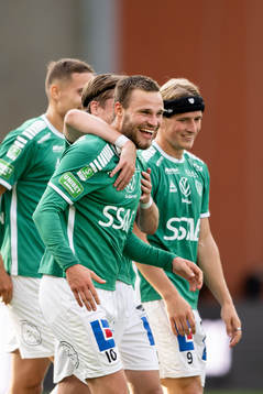 Brages Niklas Söderberg jublar med lagkamraterna