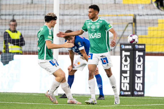 Brages Joakim Persson jublar