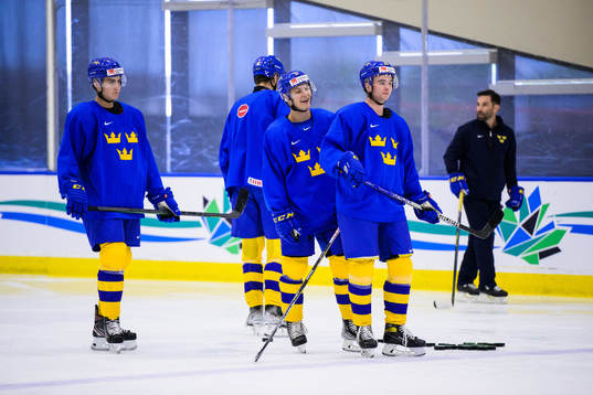 Daniel Ljungman, Fabian Lysell and Isak Rosén of Sweden at