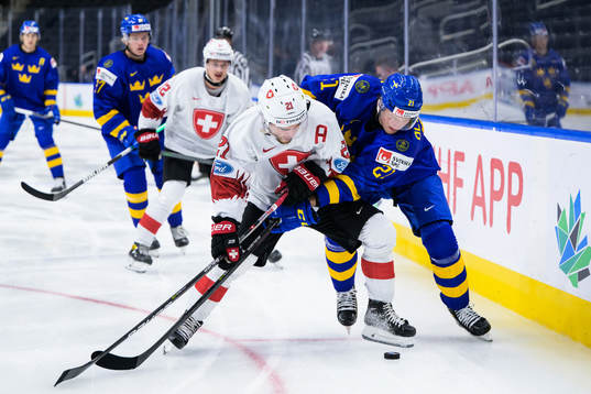 Dario Sidler of Switzerland against Oskar Olausson of Sweden