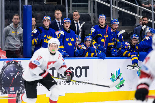 assistant coach Patrik Andersson and head coach Tomas