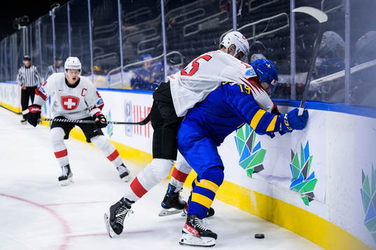 Brian Zanetti of Switzerland and Victor Stjernborg of Sweden