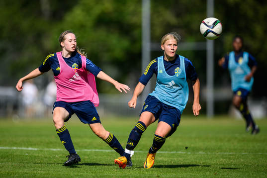 Nora Nyby och Alma Larsson