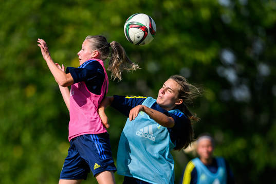 Ella Lundin och Saga Kristell