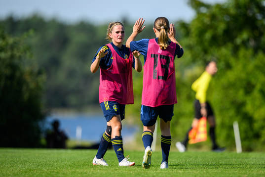 Flutra Cela och Nova Rolfsson