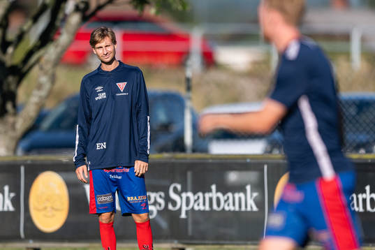 Tvååkers Eric Nilsson före fotbollsmatchen i Ettan