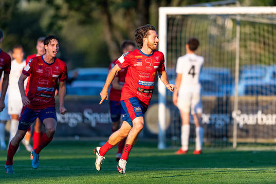 Tvååkers Rasmus Andersson jublar