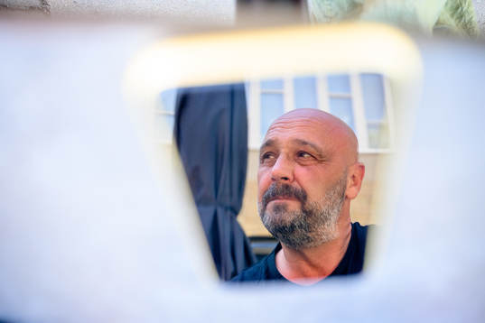 Utsiktens tränare Bosko Orovic blir intervjuad