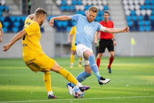 Vincent Decker of Diddeleng and Anders Christiansen of