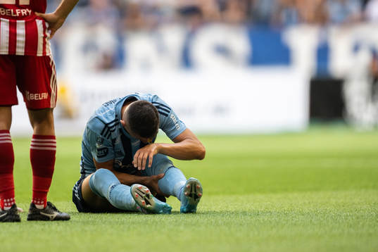 Haris Radetinac of Djurgården in pain