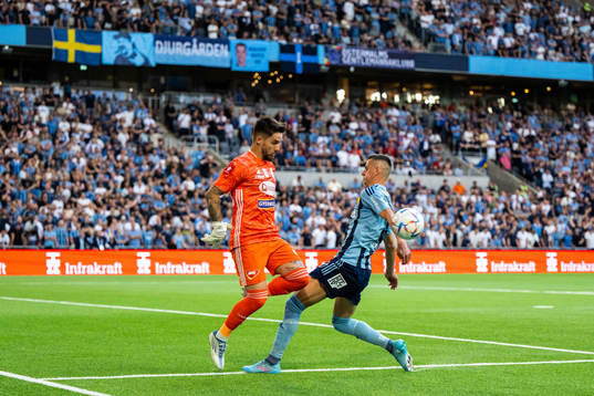 Goalkeeper Roland Niczuly of Sepsi and Haris Radetinac of