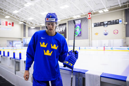 Simon Edvinsson of Sweden at a practice session