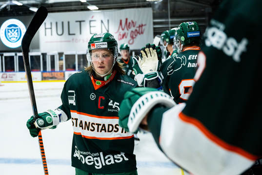 Kristianstads Dennis Svensson jublar