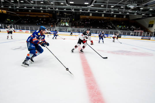 Växjös Keegan Lowe och Malmö Redhawks Adam Ollas Mattsson