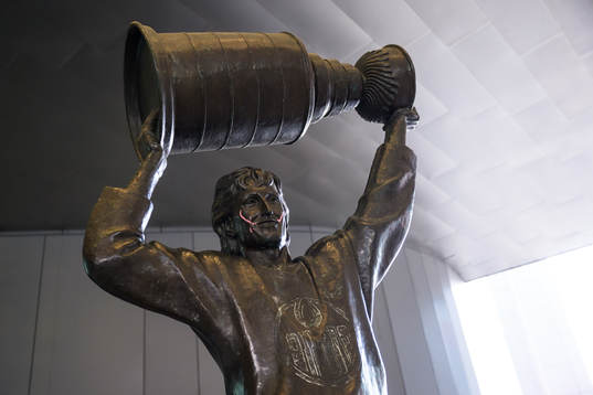A Wayne Gretzky statue outside Rogers Place