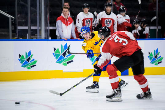 Jonathan Lekkerimäki of Sweden and Lukas Horl of Austria