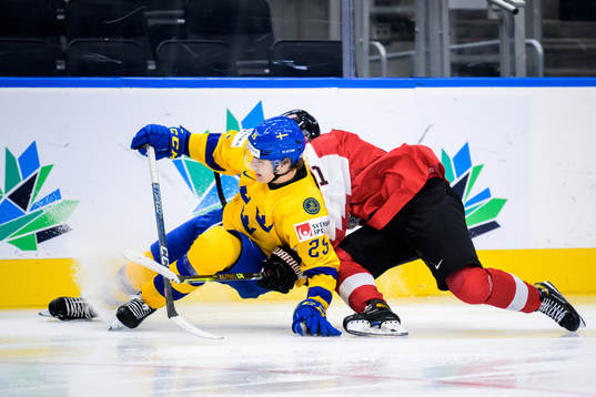 Liam Öhgren of Sweden and Oskar Maier of Austria