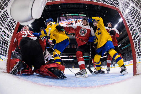 Oskar Magnusson and Albert Sjöberg of Sweden challenge