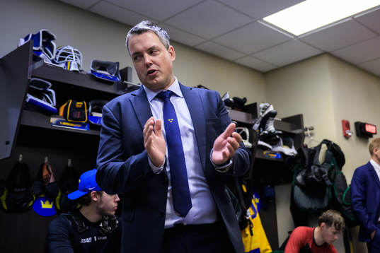 Head coach Tomas Montén of Sweden
