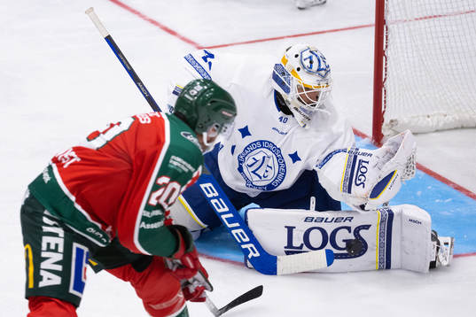 Frölundas Joel Lundqvist med ett avslut som Leksands