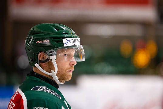 Frölundas Ryan Lasch innan ishockeymatchen i Strömstad
