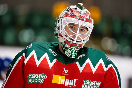Frölundas målvakt Frederik Dichow  innan  ishockeymatchen