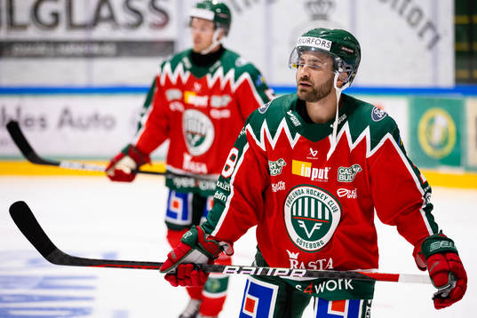 Frölundas Anthony Greco innan ishockeymatchen i Strömstad