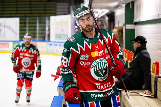 Frölundas Anthony Greco innan ishockeymatchen i Strömstad