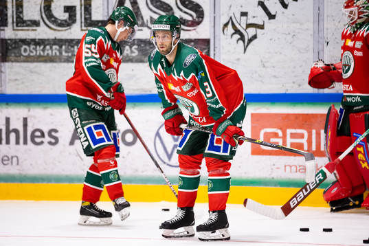 Frölundas Petteri Lindbohm innan ishockeymatchen i