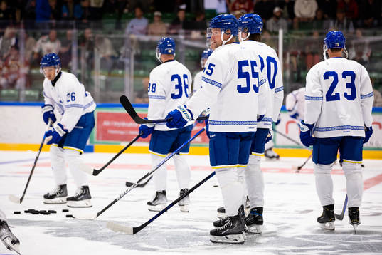 Leksands Jonas Ahnelöv innan ishockeymatchen i Strömstad